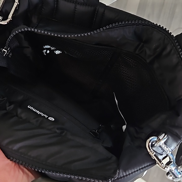 Lululemon Quilted Grid Crossbody - Picture 4 of 4